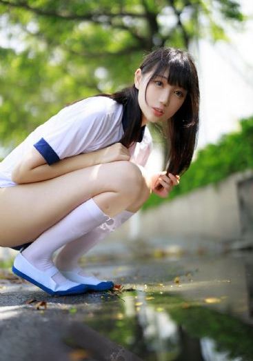 从后面挺进丝袜老师的身体视频_720P/1080P高清国语